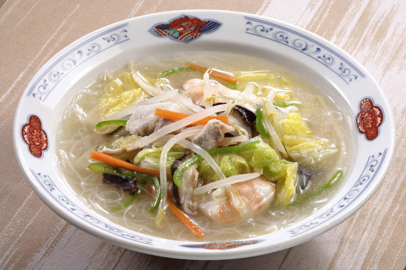 面食,面条,无人,横图,俯视,室内,特写,白天,烹饪,餐桌,桌子,许多,阴影,反射,影子,陶瓷,面,汤,日本料理,料理,食品,陶瓷制品,菜肴,美食,食物,一个,碗,日式料理,日式,佳肴,单个,餐台,配菜,彩图,高角度拍摄