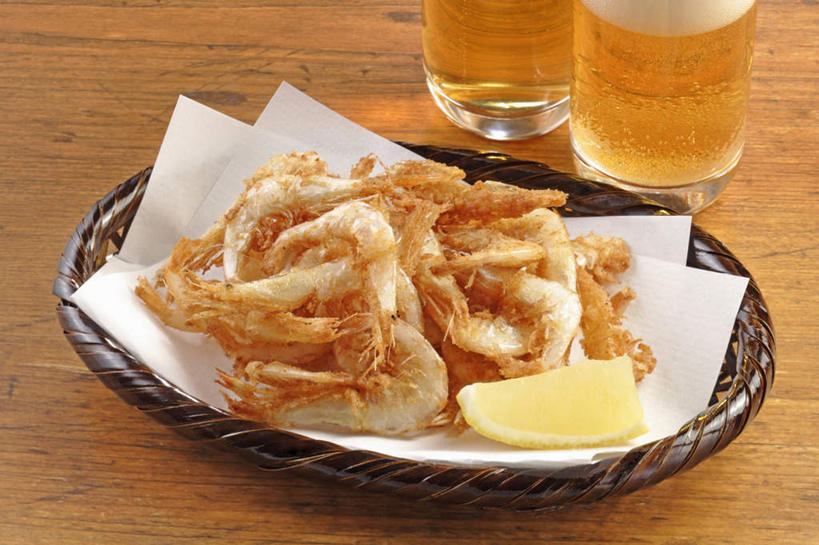 海鲜,无人,交叉,横图,俯视,室内,特写,白天,烹饪,餐桌,茶,桌子,竹子,柠檬,杯子,水果,一片,许多,阴影,竹制,新鲜,编织,反射,篮子,影子,生食,天妇罗,虾,日本料理,料理,食品,果实,水产,菜肴,美食,海洋生物,食物,两个,一个,水杯,竹篮,日式料理,日式,佳肴,有机食品,绿色食品,单个,餐台,竹条,交织,竹制品,水生动物,海产品,水生物,海底动物,吸油纸,天麸罗,穿插,茶杯,益母果,柠果,彩图,高角度拍摄