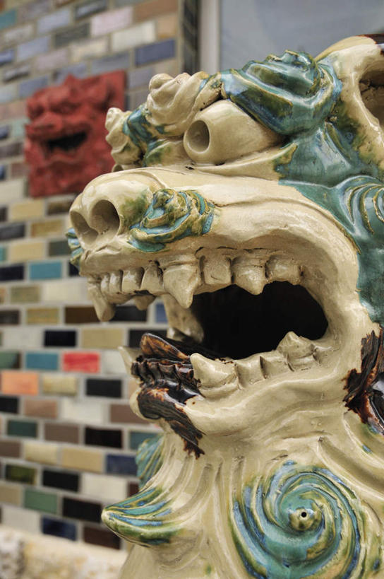 无人,竖图,室外,白天,正面,旅游,度假,美景,雕塑,日本,亚洲,一座,艺术,装饰,雕刻,雕像,墙,景观,娱乐,冲绳,石雕,墙壁,墙面,自然,工艺品,石狮,享受,休闲,景色,放松,纪念,美术,冲绳县,自然风光,主题,陈列,东亚,琉球群岛,日本国,九州地方,功能,美学,彩图