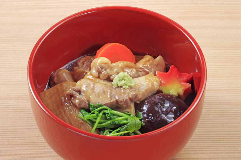 无人,横图,俯视,室内,特写,白天,烹饪,餐桌,桌面,桌子,蔬菜,餐具,新鲜,鸭子,葱,青葱,肉,日本料理,料理,食品,菜肴,美食,肉类,食物,碗,日式料理,日式,摄影,佳肴,有机食品,绿色食品,影棚,餐台,肉食,炖菜,进餐用具,烹调用具,彩图,高角度拍摄,影棚拍摄,拍摄