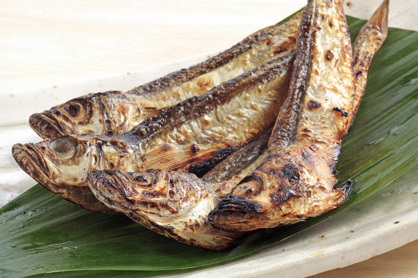 海鲜,无人,横图,俯视,室内,特写,白天,烹饪,烧烤,餐桌,桌面,桌子,餐具,叶子,许多,鱼,碟子,盘,烤鱼,肉,鱼肉,日本料理,料理,食品,绿叶,烤肉,水产,菜肴,美食,肉类,鱼类,海洋生物,食物,盘子,碟,日式料理,日式,嫩叶,摄影,佳肴,影棚,五条,餐台,水生动物,海产品,水生物,肉食,海底动物,叶,叶片,彩图,高角度拍摄,影棚拍摄,拍摄