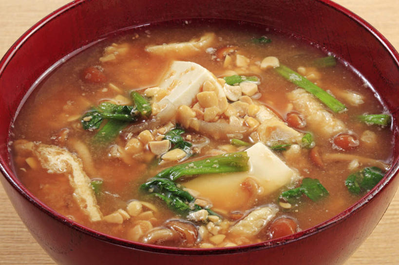 无人,横图,俯视,室内,特写,白天,烹饪,餐桌,桌面,桌子,大豆,蔬菜,餐具,新鲜,调料,汤,日本料理,味增,料理,食品,调味品,调味料,菜肴,美食,饮食,食物,一个,碗,日式料理,健康,日式,摄影,佳肴,有机食品,绿色食品,影棚,单个,餐台,纳豆,豆制品,发酵,日式大豆酱,味噌,酱豆,进餐用具,烹调用具,彩图,高角度拍摄,影棚拍摄,拍摄