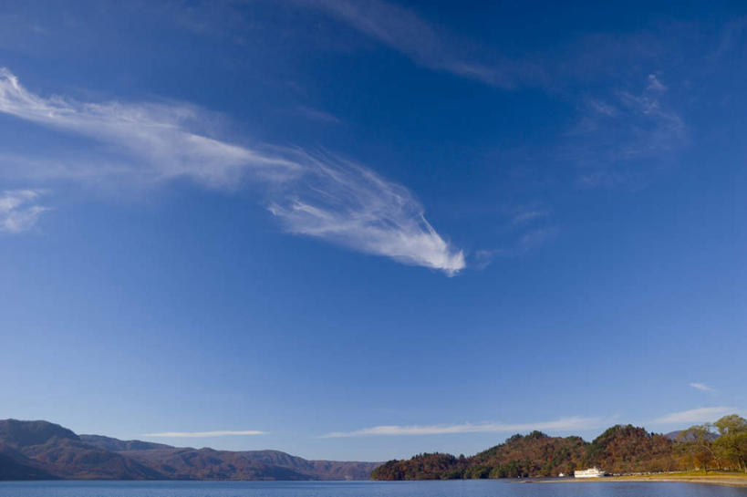 无人,公园,横图,室外,白天,正面,旅游,度假,湖,湖泊,美景,森林,树林,水,植物,秋田县,日本,亚洲,湖面,景观,水流,水面,云,云朵,云彩,娱乐,树,树木,蓝色,绿色,白云,蓝天,天空,自然,湖水,天,享受,休闲,景色,放松,生长,晴朗,成长,自然风光,东亚,本州,本州岛,日本国,秋田,岩手,岩手县,青森,青森县,东北地方,十和田湖,十和田八幡平国立公园,晴空,彩图