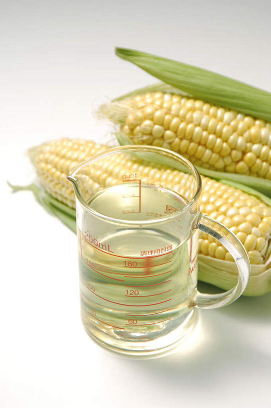 无人,竖图,俯视,室内,特写,白天,玉米,水,餐桌,桌面,桌子,静物,杯子,许多,棒子,液体,水滴,玉蜀黍,玻璃制品,两个,黄色,水杯,摄影,影棚,餐台,苞米,苞芦,苞谷,包谷,大蜀黍,番麦,薏米包,玉高粱,玉麦,珍珠米,玻璃杯,彩图,高角度拍摄,影棚拍摄,拍摄