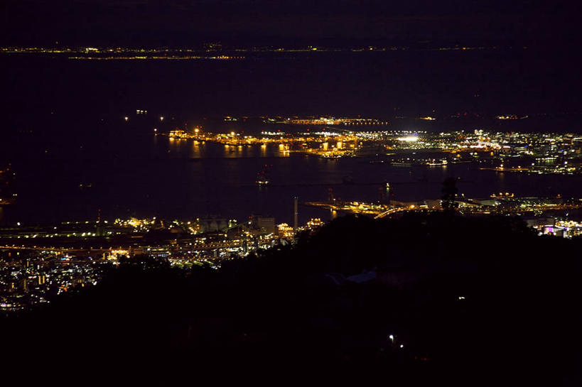 无人,家,横图,全景,俯视,航拍,室外,夜晚,旅游,度假,海浪,海洋,美景,天际线,城市风光,城市,建筑,夜景,日本,亚洲,阴影,光线,影子,房屋,屋子,景观,浪花,公寓,灯光,娱乐,建设,洋房,楼房,住宅,天空,海水,天,享受,休闲,景色,放松,鸟瞰,海景,东亚,本州,本州岛,日本国,近畿地方,近畿,兵库,兵库县,神户,神户市,神戸,县厅,神戸市,北区,大海,风浪,海,海水的波动,近岸浪,涌浪,彩图,高角度拍摄,房子,东滩区,六甲山,六甲山花园馆