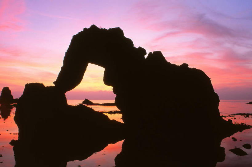 无人,横图,室外,白天,正面,旅游,度假,海浪,海洋,石头,美景,日落,日本,亚洲,石子,景观,浪花,晚霞,霞光,落日,背光,娱乐,自然,海水,黄昏,享受,休闲,景色,彩霞,放松,松江,自然风光,逆光,海景,东亚,本州,本州岛,日本国,中国地方,县厅,岛根,岛根县,夕照,薄暮,大海,风浪,海,海水的波动,近岸浪,石块,岩石,涌浪,夕阳,彩图,傍晚,松江市,斜阳