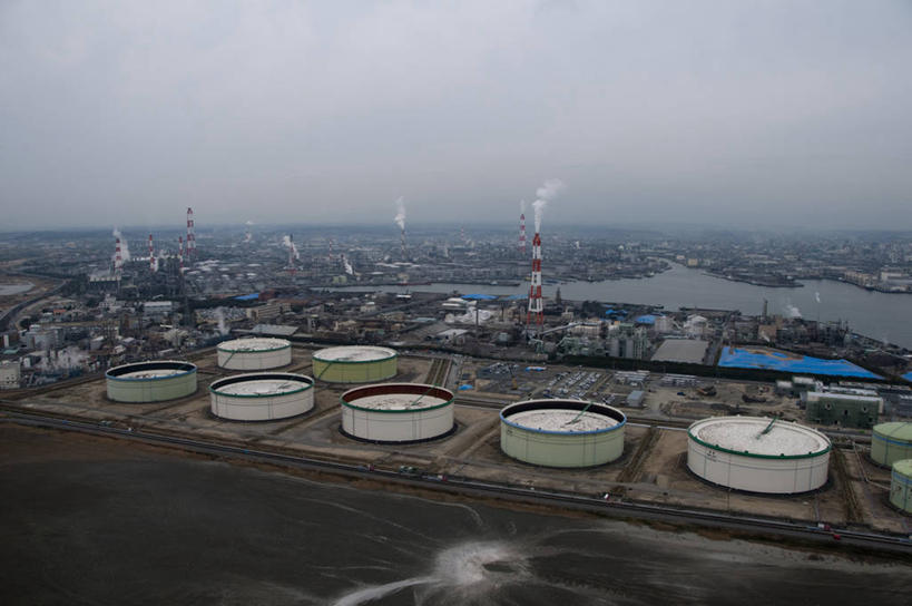 无人,工厂,横图,俯视,航拍,室外,白天,度假,烟囱,美景,城市风光,城市,日本,亚洲,景观,娱乐,天空,容器,天,享受,休闲,油罐,储油罐,景色,放松,储藏,鸟瞰,储存,东亚,本州,三重县,本州岛,日本国,近畿地方,近畿,三重,存油罐,贮油罐,彩图,高角度拍摄,工地,制造厂,贮存