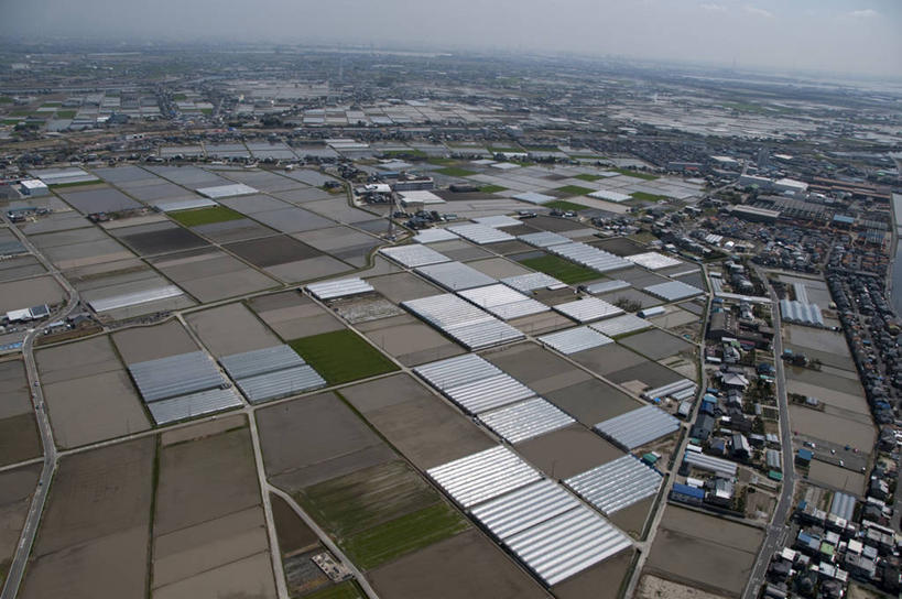 无人,家,农田,横图,俯视,航拍,室外,白天,旅游,度假,农业,庄稼,农作物,河流,美景,水,城市风光,城市,建筑,日本,亚洲,阴影,光线,影子,房屋,屋子,稻田,河水,景观,水流,公寓,娱乐,建设,洋房,楼房,住宅,阳光,享受,休闲,景色,放松,鸟瞰,东亚,本州,三重县,本州岛,日本国,近畿地方,近畿,三重,彩图,高角度拍摄,耕地,庄稼田,房子