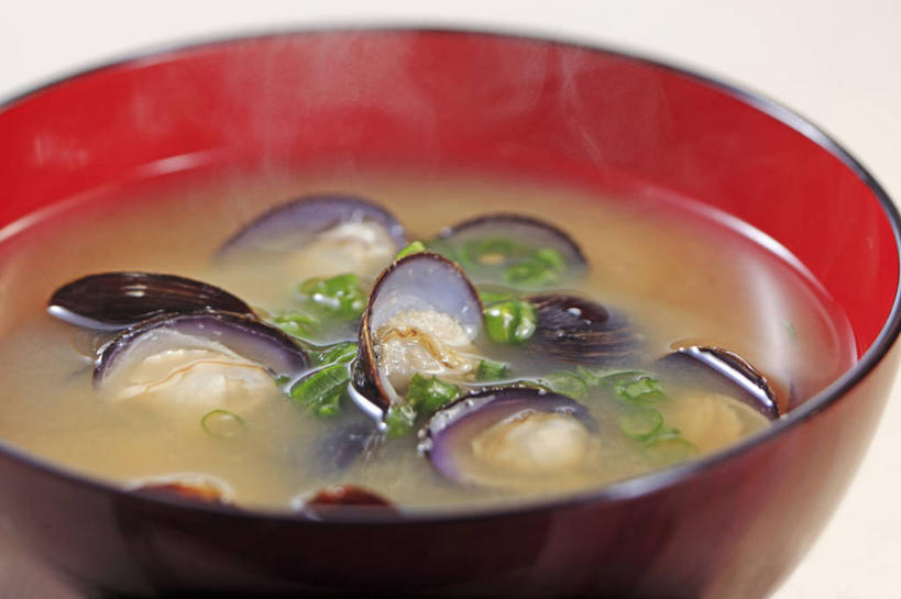 海鲜,无人,横图,俯视,室内,特写,白天,烹饪,雾,餐桌,桌子,贝壳,玻璃,一堆,许多,阴影,堆叠,堆积,沸腾,反射,蒸汽,影子,日本料理,味增汤,料理,食品,水蒸气,很多,水产,菜肴,美食,海洋生物,玻璃制品,食物,一个,红色,容器,碗,日式料理,日式,摄影,佳肴,影棚,河蚌,单个,餐台,储藏,堆,储存,水生动物,海产品,蚌,水生物,海底动物,蒸发,水蚌,贝类外壳,软体动物外壳,彩图,高角度拍摄,影棚拍摄,拍摄,贮存