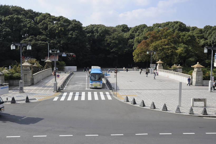 无人,横图,室外,白天,正面,度假,美景,城市风光,城市,道路,路,路灯,人行横道,公路,公共汽车,照明,东京,日本,亚洲,阴影,光线,影子,景观,云,云朵,人行道,灯光,巴士,公交车,交通,云彩,娱乐,车,灯,蓝色,白云,蓝天,天空,阳光,交通工具,天,享受,休闲,景色,放松,晴朗,照亮,照明设备,载具,人行横道线,东亚,本州,关东地方,本州岛,日本国,东京都,涩谷区,原宿,晴空,斑马线,马路,彩图