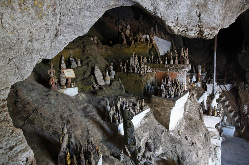 无人,横图,室内,白天,正面,旅游,度假,名胜古迹,标志建筑,地标,建筑,雕塑,老挝,亚洲,许多,阴影,遗迹,艺术,装饰,反射,雕刻,雕像,影子,洞,很多,古迹,文物,娱乐,建设,古建筑,排列,工艺品,享受,休闲,旅游胜地,放松,洞穴,东南亚,纪念,美术,主题,陈列,古文明,穴,琅勃拉邦,首府,功能,美学,摆列,老挝人民民主共和国,琅勃拉邦省,銮佛邦,千佛洞,彩图,布列,分列