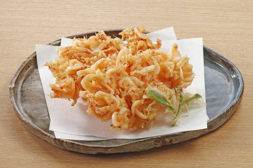 海鲜,无人,横图,俯视,室内,特写,白天,烹饪,餐桌,桌子,餐具,叶子,阴影,反射,碟子,盘,影子,天妇罗,虾,日本料理,料理,食品,绿叶,水产,菜肴,美食,海洋生物,食物,盘子,餐巾,碟,日式料理,日式,嫩叶,摄影,佳肴,影棚,餐台,水生动物,海产品,水生物,海底动物,天麸罗,玫瑰虾,樱花虾,樱桃虾,海鲜天妇罗,保洁方巾,口布,叶,叶片,彩图,高角度拍摄,影棚拍摄,拍摄