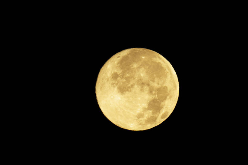 无人,横图,室外,特写,夜晚,仰视,卫星,美景,黑色背景,纹路,纹理,景观,月亮,月球,满月,月光,黄色,自然,景色,明亮,自然风光,肌理,皎洁,太阴,天然卫星,彩图,低角度拍摄