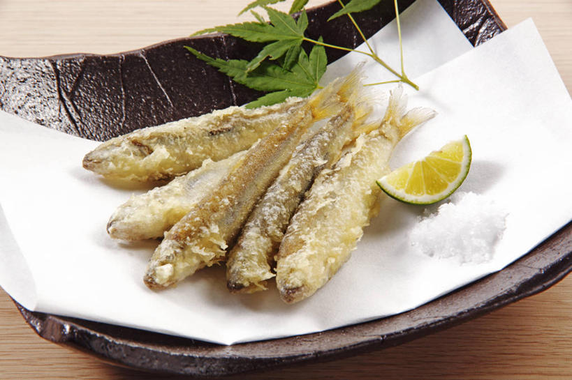 无人,横图,俯视,室内,特写,白天,烹饪,餐桌,桌子,水果,阴影,新鲜,反射,鱼,影子,陶瓷,冰,肉,生食,天妇罗,鱼肉,日本料理,冰块,料理,食品,果实,陶瓷制品,香鱼,冷冻,菜肴,美食,肉类,鱼类,海洋生物,食物,一个,餐巾,容器,碗,日式料理,日式,寒冷,佳肴,有机食品,绿色食品,五条,冷藏,单个,餐台,储藏,冰冷,储存,水生动物,水生物,肉食,海底动物,酸橙,保鲜,代代,天麸罗,瓜鱼,香油鱼,海鲜天妇罗,保洁方巾,口布,橙子,橙,彩图,高角度拍摄,贮存