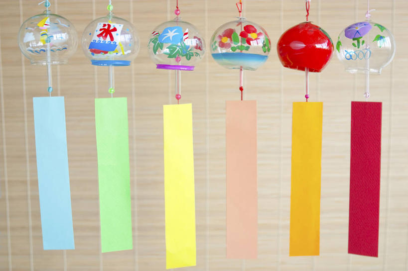 无人,横图,室外,特写,白天,正面,幸福,运气,静物,风铃,一排,许多,吊挂,悬挂,整齐,很多,挂,排列,祈祷,祈福,警示,许愿,祈求,吉祥,平和,队列,问候,警惕,思念,想念,玉振,幸运,占风铎,彩图