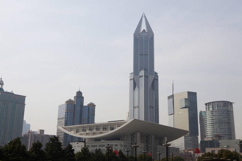 无人,高楼大厦,横图,室外,白天,仰视,度假,美景,植物,城市风光,标志建筑,城市,大厦,地标,建筑,剧院,摩天大楼,上海,中国,亚洲,阴影,光线,影子,景观,娱乐,建设,树,树木,蓝色,绿色,蓝天,天空,阳光,自然,人民广场,天,享受,休闲,景色,放松,上海大剧院,生长,晴朗,成长,申,黄浦区,东亚,上海市,万里无云,中华人民共和国,沪,华东地区,上海人民广场,晴空,晴空万里,彩图,低角度拍摄,大楼,高层建筑,高楼,剧场,摩天楼