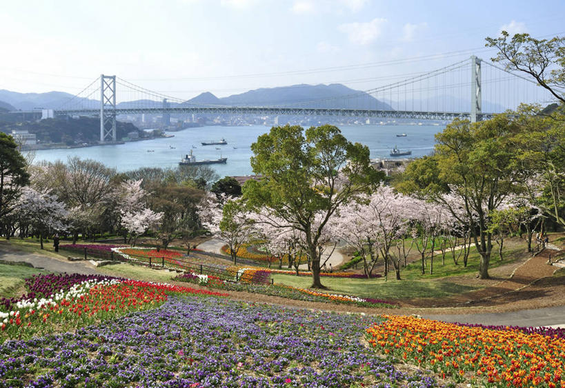 无人,横图,室外,白天,正面,爱情,旅游,度假,幸福,纯洁,海浪,海洋,花海,花圃,石头,美景,山,山脉,植物,标志建筑,地标,建筑,樱花,郁金香,叶子,福冈县,日本,亚洲,阴影,盛开,光线,石子,影子,景观,浪花,山顶,山峰,云,云朵,山峦,祝福,花蕾,云彩,娱乐,建设,花,花瓣,花朵,花卉,鲜花,树,树木,蓝色,绿色,白云,蓝天,天空,阳光,自然,海水,花丛,花束,花田,群山,天,花苞,花蕊,享受,休闲,旅游胜地,景色,放松,生长,晴朗,成长,等待,表白,生命,自然风光,荣誉,海景,东亚,沉积岩,本州,福冈,本州岛,日本国,九州本岛,九州,九州岛,九州地方,北九州市,关门桥,中国地方,永恒,仙樱花,福岛樱,青肤樱,山口,山口县,高尚,热烈,北九州,下关,颠峰,极峰,水成岩,大海,风浪,海,海水的波动,近岸浪,石块,岩石,涌浪,晴空,郁香,洋荷花,草麝香,荆桃,彩图,关门海峡,马关海峡,下关市