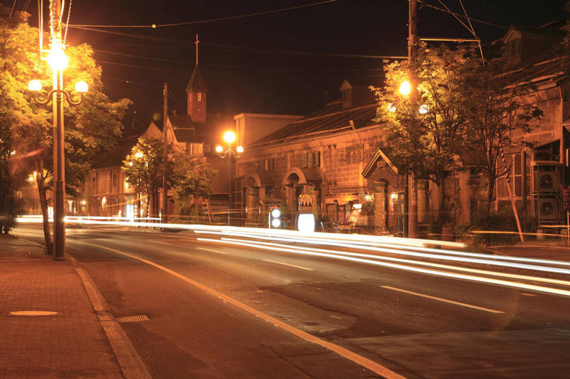 无人,家,横图,室外,夜晚,正面,长时间曝光,度假,美景,城市风光,城市,道路,路,路灯,公路,汽车,照明,北海道,日本,亚洲,阴影,朦胧,模糊,光线,影子,房屋,屋子,景观,公寓,灯光,分界线,停车线,交通,娱乐,洋房,楼房,住宅,车,灯,交通工具,轿车,享受,休闲,景色,放松,车行道,车行道分界线,照亮,照明设备,载具,标线,曝光,东亚,车行线,日本国,北海道地方,北海道岛,小樽市,小樽,马路,彩图,房子