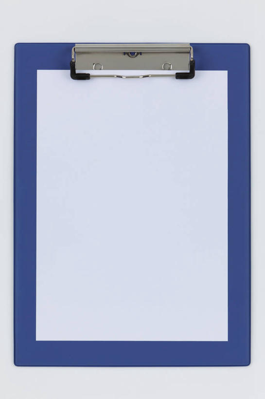 无人,竖图,俯视,室内,特写,白天,白色背景,静物,阴影,反射,影子,纸,纸张,蓝色,摄影,影棚,A4纸,记录板,记事板,彩图,高角度拍摄,影棚拍摄,拍摄,16开