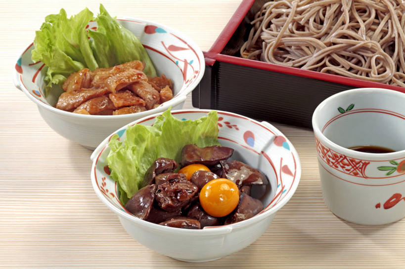 面食,面条,肝脏,无人,横图,俯视,室内,特写,白天,烹饪,桌面,桌子,蔬菜,餐具,一堆,许多,堆叠,堆积,新鲜,木制,碟子,盘,陶瓷,生菜,莴苣,蛋,鸡蛋,面,肉,日本料理,牛肉,料理,食品,陶瓷制品,很多,拉面,菜肴,美食,肉类,食物,盘子,木制品,容器,碟,碗,日式料理,日式,摄影,荞麦面,佳肴,有机食品,绿色食品,影棚,储藏,堆,储存,肉食,牛杂,春菜,鹅仔菜,莴仔菜,千金菜,卵,叶用莴苣,肝,彩图,高角度拍摄,影棚拍摄,拍摄,牛肝,贮存