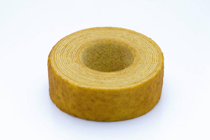 点心,无人,横图,俯视,室内,特写,白天,白色背景,下午茶,阴影,反射,影子,食品,食物,糕点,一个,白色,摄影,影棚,单个,蛋糕卷,海绵蛋糕,瑞士卷,戚风蛋糕,彩图,高角度拍摄,影棚拍摄,拍摄,蛋糕