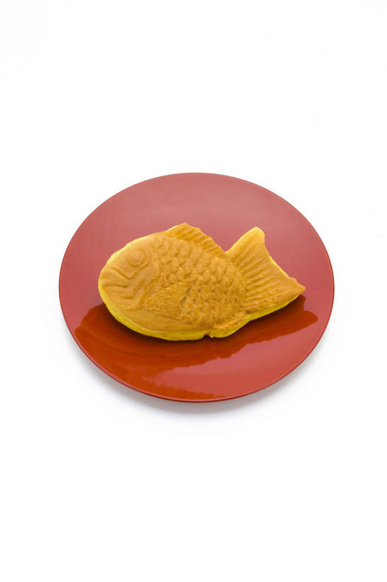 无人,竖图,室内,特写,白天,白色背景,正面,餐具,阴影,反射,碟子,盘,影子,日本料理,料理,食品,美食,食物,一个,黄色,红色,白色,盘子,碟,日式料理,日式,摄影,影棚,单个,鲷鱼烧,彩图,影棚拍摄,拍摄