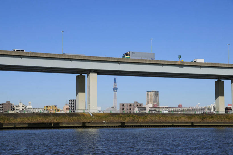 无人,高楼大厦,横图,室外,白天,仰视,度假,草地,草坪,河流,美景,水,植物,城市风光,城市,大厦,道路,建筑,路,摩天大楼,公路,东京,日本,亚洲,阴影,光线,影子,河水,景观,水流,高架,建筑群,交通,娱乐,建设,草,蓝色,绿色,蓝天,天空,阳光,天,享受,休闲,景色,放松,晴朗,高架桥,东亚,高架道路,跨线桥,本州,万里无云,关东地方,本州岛,日本国,东京都,江户川区,晴空,晴空万里,彩图,低角度拍摄,大楼,高层建筑,高楼,摩天楼,东京23区