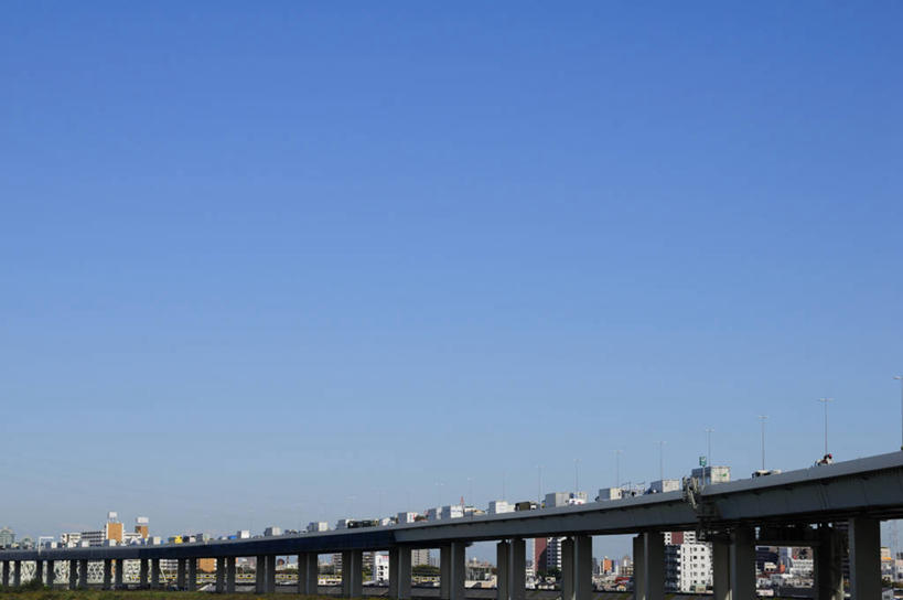 无人,高楼大厦,横图,室外,白天,仰视,度假,美景,城市风光,城市,大厦,道路,建筑,路,摩天大楼,公路,东京,日本,亚洲,一排,许多,阴影,整齐,并列,并排,光线,影子,柱子,景观,高架,建筑群,交通,很多,娱乐,建设,排列,蓝色,蓝天,天空,阳光,天,享受,休闲,景色,放松,晴朗,队列,平行,高架桥,东亚,高架道路,跨线桥,本州,万里无云,关东地方,本州岛,日本国,东京都,江户川区,晴空,晴空万里,彩图,低角度拍摄,大楼,高层建筑,高楼,摩天楼,东京23区