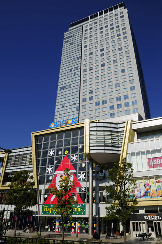 无人,高楼大厦,竖图,室外,白天,仰视,度假,美景,植物,城市风光,城市,大厦,建筑,摩天大楼,东京,日本,亚洲,阴影,光线,影子,景观,娱乐,树,树木,蓝色,绿色,蓝天,天空,阳光,自然,天,享受,休闲,景色,放松,生长,晴朗,成长,东亚,本州,万里无云,关东地方,本州岛,日本国,东京都,墨田区,晴空,晴空万里,彩图,低角度拍摄,大楼,高层建筑,高楼,摩天楼,锦糸町