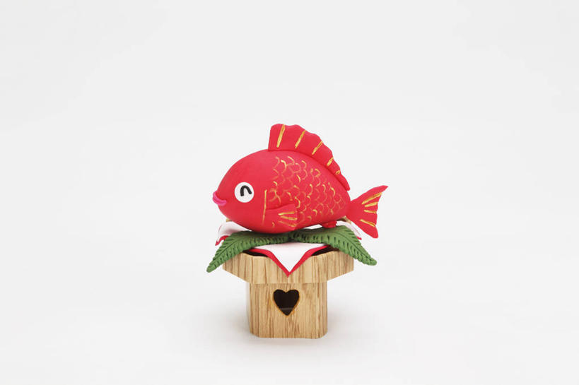 无人,横图,室内,特写,白天,白色背景,正面,叶子,一条,阴影,装饰,反射,影子,绿叶,鲷鱼,红色,嫩叶,摄影,影棚,华丽,修饰,鲷,加吉鱼,铜盆鱼,真鲷,点缀,红鲷,衬托,美观,雅致,雅观,班加吉,加真鲷,红加吉,叶,叶片,彩图,影棚拍摄,拍摄