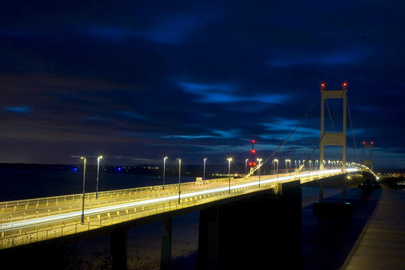 无人,横图,室外,夜晚,正面,旅游,度假,美景,路灯,照明,美国,景观,云,云朵,桥,灯光,云彩,娱乐,灯,蓝色,蓝天,天空,自然,天,享受,休闲,景色,放松,吊桥,人行桥,悬索桥,照亮,北美,北美洲,照明设备,自然风光,美洲,吊杆,北亚美利加洲,亚美利加洲,锚锭,悬索,彩图