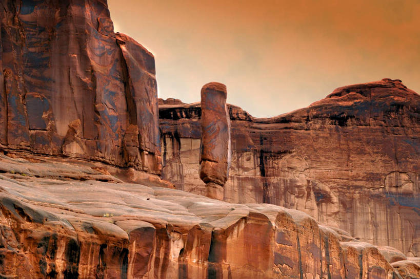 无人,横图,室外,白天,仰视,旅游,度假,石头,美景,美国,石子,景观,晚霞,霞光,悬崖,娱乐,自然,黄昏,享受,休闲,陡峭,景色,彩霞,放松,北美,北美洲,犹他州,自然风光,美洲,北亚美利加洲,亚美利加洲,犹他,蜂窝之州,蜂房州,绝壁,笔陡,峻峭,夕照,石块,岩石,彩图,低角度拍摄,斜阳