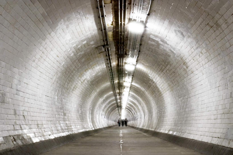 无人,横图,室内,白天,正面,道路,路,公路,阴影,光线,隧道,影子,墙,灯光,交通,墙壁,墙面,拱形,马路,彩图