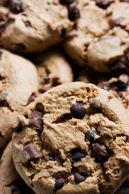 点心,无人,竖图,俯视,室内,白天,一堆,许多,堆叠,堆积,食品,糖,糖果,甜点,甜品,很多,食物,饼干,甜食,零食,巧克力,朱古力,黑巧克力,堆,彩图,高角度拍摄