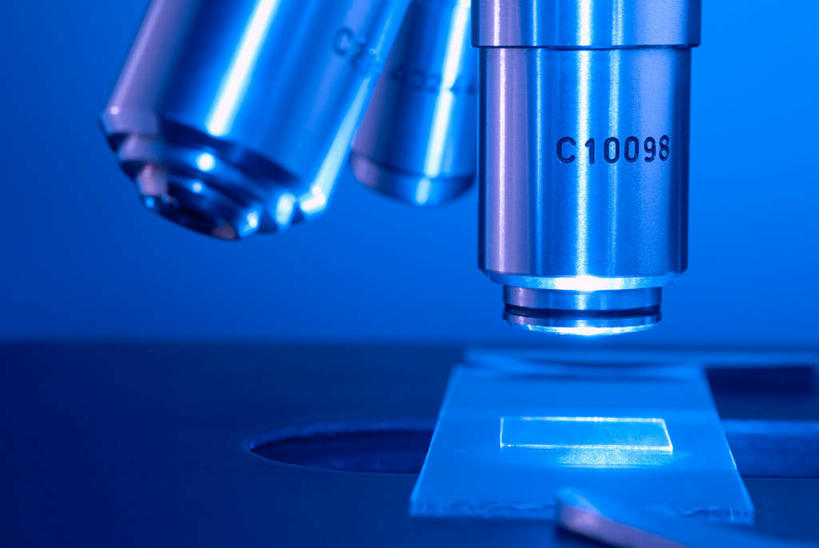 无人,横图,室内,特写,白天,正面,仪器,金属制品,阴影,检查,朦胧,模糊,反射,分析,光线,科学,金属,显微镜,影子,灯光,观察,清晰,探索,放大,观看,仔细,透镜,凸透镜,聚焦,关注,载玻片,光学,清楚,彩图