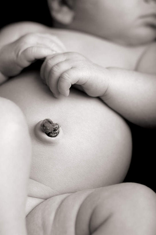 西方人,婴儿,儿童,腹部,一个人,闭眼,睡,竖图,俯视,室内,特写,白天,纯洁,欧洲,欧洲人,仅一个人,小孩,可爱,活泼,脐带,宝宝,纯真,烂漫,无邪,伶俐,天真,白种人,孩子,腹,肚子,闭眼睛,闭着眼,闭着眼睛,困,困觉,寝息,睡觉,半身,彩图,高角度拍摄