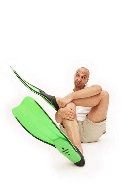 游泳,西方人,秃头,一个人,竖图,室内,白天,白色背景,仰视,锻炼,运动,欧洲,欧洲人,仅一个男性,仅一个人,仅一个年轻男性,绿色,蛙鞋,潜水,摄影,影棚,脚蹼,潜水装备,浮潜,潜水运动,体育,男人,男性,年轻男性,白种人,光头,无发,彩图,低角度拍摄,全身,影棚拍摄,健身,拍摄