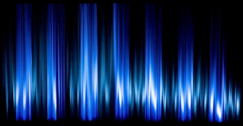 无人,舞台,横图,室内,夜晚,正面,剧院,阴影,透明,光线,影子,蓝色,阳光,帷幕,帷幔,幕布,幕帘,聚光,理智,沉静,冷色,高深,冷淡,帷幔布,天鹅绒,彩图,剧场