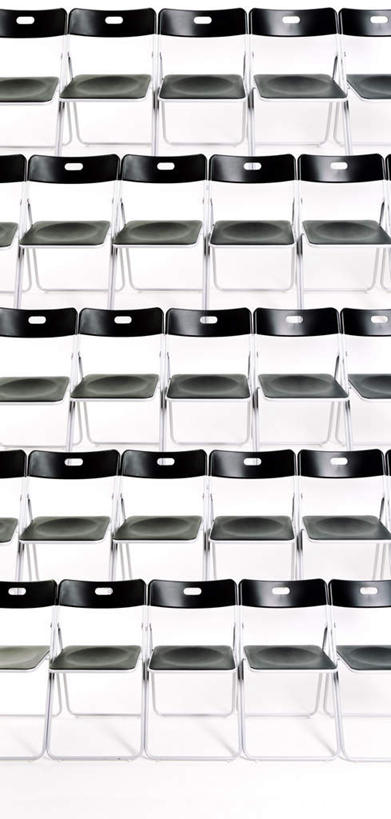 无人,竖图,室内,白天,正面,家具,椅子,一排,许多,整齐,很多,排列,黑色,队列,折叠椅,彩图