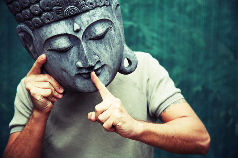 西方人,手,一个人,站,横图,室内,白天,正面,欧洲,欧洲人,仅一个男性,仅一个人,握,阴影,服装,节日,反射,面具,影子,墙,拿,拿着,休闲装,文化,墙壁,墙面,仅一个年轻男性,衣服,祈祷,站着,休闲,健康,手部,休闲服,搞怪,握着,许愿,宗教,服饰,信仰,纪念,祈求,佛陀,平安,男人,男性,年轻男性,白种人,站立,半身,彩图