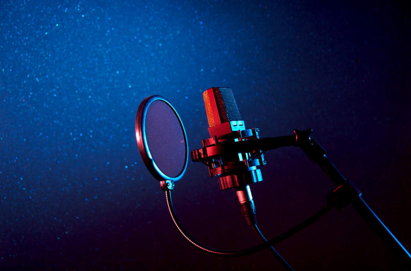 无人,横图,室内,特写,白天,正面,静物,蓝色背景,话筒,摄影,影棚,麦克风,扩音器,传声器,微音器,彩图,影棚拍摄,拍摄