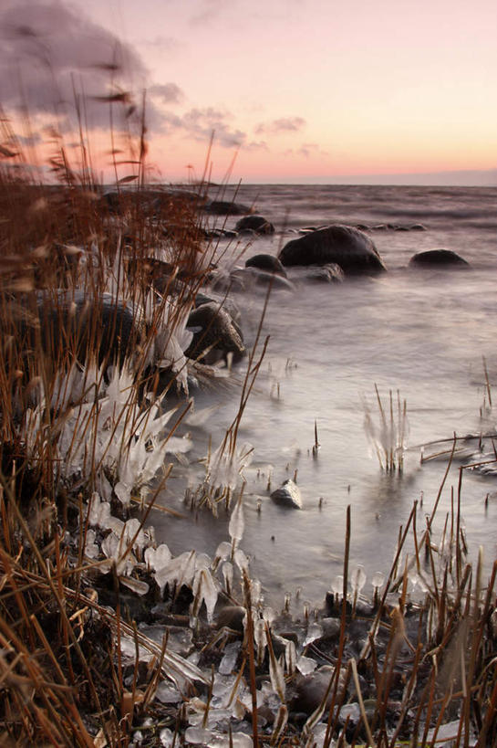 无人,竖图,全景,室外,白天,正面,旅游,度假,石头,美景,日落,沙滩,天际线,植物,欧洲,爱沙尼亚,枯萎,沙子,石子,海岸,景观,水平线,晚霞,霞光,落日,辽阔,枯草,海平线,沙地,娱乐,草,黄色,天空,自然,黄昏,天,享受,休闲,广阔,景色,彩霞,放松,一望无际,自然风光,东欧,爱沙尼亚共和国,无边无际,一马平川,夕照,海滩,石块,夕阳,彩图,水天相接,水天一线,斜阳