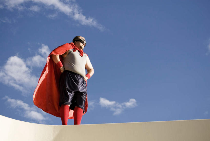 西方人,脸,头,脸颊,一个人,横图,室外,白天,仰视,欧洲,欧洲人,仅一个男性,仅一个人,表演,阴影,光线,影子,云,云朵,云彩,手叉腰,扮演,仅一个年轻男性,蓝色,白云,蓝天,天空,阳光,天,叉腰,晴朗,正义,双手叉腰,超人,超级英雄,英雄,超能力,公理,饰演,男人,男性,年轻男性,白种人,头部,脸部,脸蛋,面部,晴空,半身,彩图,低角度拍摄