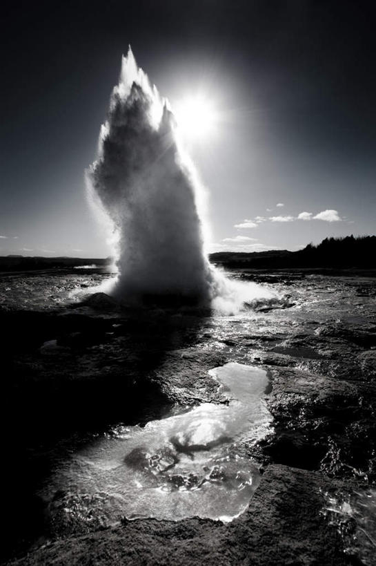 无人,竖图,黑白,室外,白天,正面,旅游,度假,火山,美景,阴影,光线,影子,景观,云,云朵,云彩,娱乐,白云,天空,阳光,自然,天,享受,休闲,景色,放松,自然风光,爆发,暴发,发作,活火山,死火山,休眠火山
