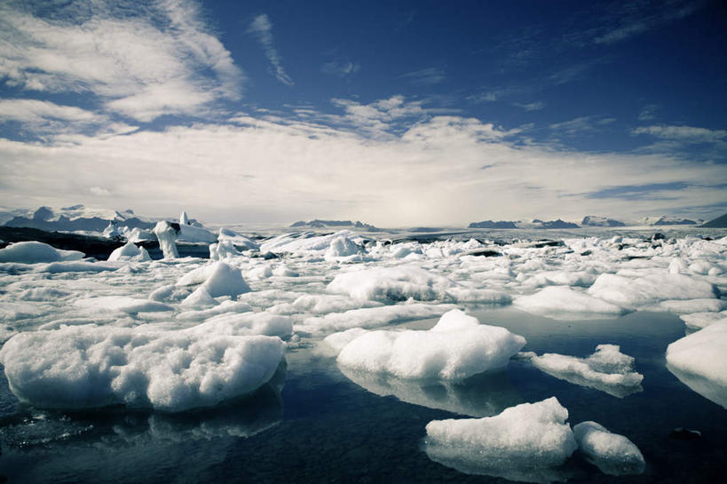无人,横图,室外,白天,正面,旅游,度假,北极,冰山,美景,山,阴影,光线,影子,冰,景观,山峰,云,云朵,山峦,云彩,娱乐,冰川,蓝色,白云,蓝天,天空,阳光,自然,天,享受,休闲,景色,放松,寒冷,晴朗,冰冷,自然风光,冰河,严寒,冰凉,酷寒,凛冽,凛凛,极冷,北极地区,北极区,北极圈,晴空,彩图