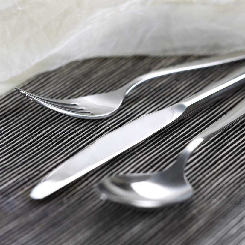 无人,横图,俯视,室内,白天,静物,餐具,金属制品,阴影,反射,金属,叉子,刀叉,刀子,影子,勺子,一个,调羹,汤匙,单个,餐刀,餐叉,进餐用具,彩图,高角度拍摄