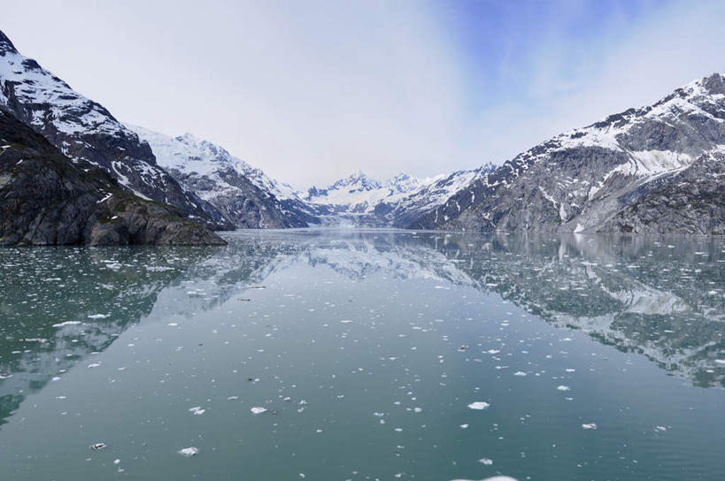 无人,横图,室外,白天,正面,旅游,度假,湖,湖泊,美景,山,水,雪,雪山,大雪,美国,阴影,光线,影子,冰,湖面,积雪,景观,山峰,水流,水面,雪景,云,云朵,冬季,冬天,山峦,云彩,娱乐,蓝色,白云,蓝天,天空,阳光,自然,浮冰,湖水,天,享受,休闲,景色,放松,寒冷,晴朗,冰冷,北美,北美洲,自然风光,美洲,阿拉斯加,阿拉斯加州,北亚美利加洲,亚美利加洲,严寒,冰凉,酷寒,凛冽,凛凛,极冷,流冰,浮冰块,最后的边疆,午夜阳光之地,晴空,彩图
