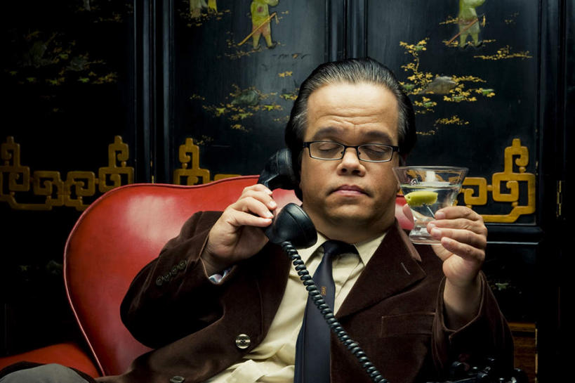 西方人,脸,头,脸颊,一个人,商务人士,病人,商务男性,打电话,横图,室内,白天,正面,衬衫,沙发,电话,欧洲,欧洲人,仅一个男性,仅一个人,一副,套装,木制,眼镜,墙,注视,通讯设备,墙壁,墙面,仅一个年轻男性,一个,红色,话筒,木制品,观察,看,电话线,单个,观看,察看,关注,商务装,残疾,残疾人,近视眼镜,工薪阶层,伤残,一部,残障,弱势群体,侏儒,交流,男人,男性,年轻男性,白种人,头部,脸部,脸蛋,面部,白领,患者,就医者,上班族,电话机,沟通,通话,半身,彩图,衬衣,皮沙发