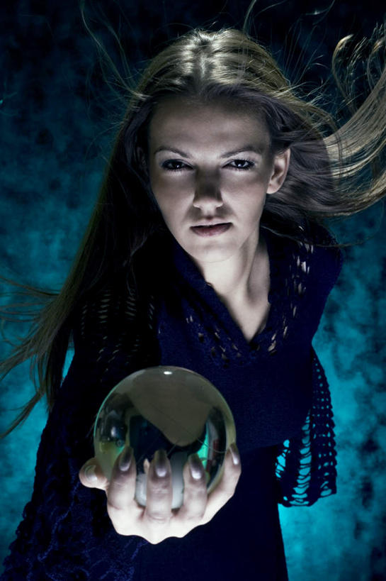 西方人,一个人,竖图,室内,白天,正面,仪器,海洋,地图,欧洲,欧洲人,仅一个年轻女性,仅一个女性,仅一个人,阴影,蓝色背景,光线,网格,地球仪,线条,影子,世界地图,地球,陆地,灯光,全球,球,一个,黑色,经纬线,模型,球体,摄影,地理,国家,影棚,单个,飘逸,大陆,世界,纬线,版图,经线,经纬仪,地理学,超脱,超逸,俊逸,萧洒,潇洒,年轻女性,女人,女性,白种人,长发,半身,彩图,影棚拍摄,拍摄,大洋,大洲