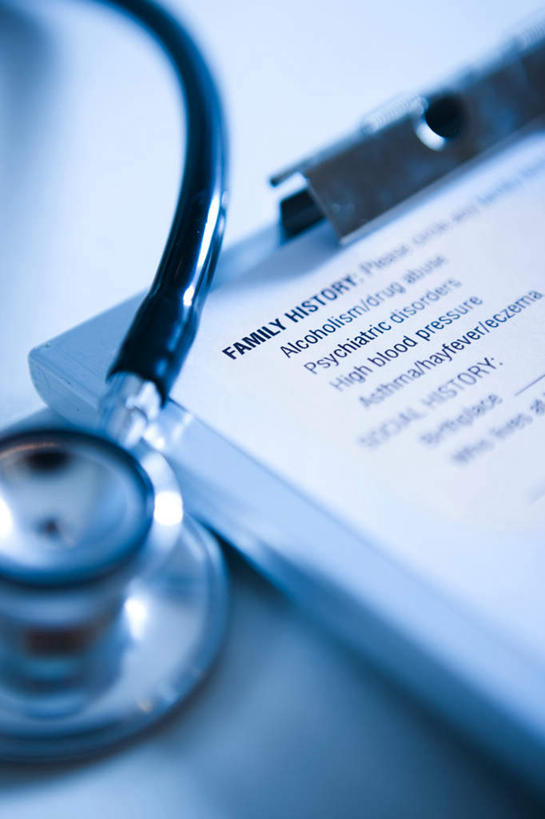 无人,竖图,俯视,室内,特写,白天,阴影,朦胧,模糊,光线,英文,标志,文字,影子,字符,字母,标识,阳光,听诊器,记录,英文字母,医疗设备,记载,记实,纪录,彩图,高角度拍摄